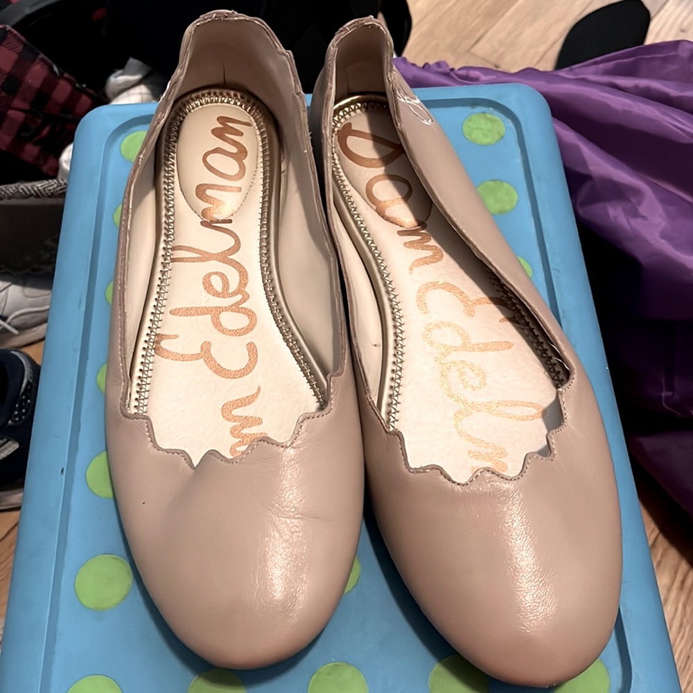 Sam Edelman Beige Flats Size 10